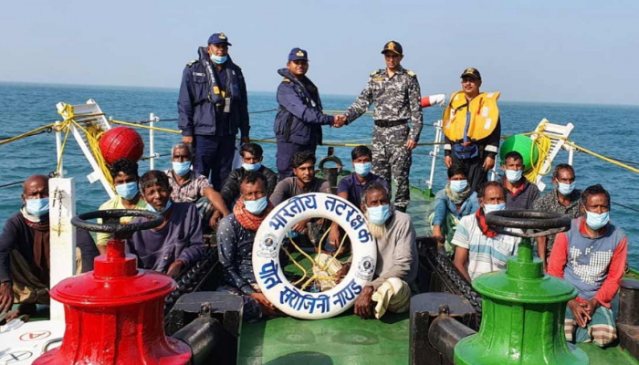 ১৮ দিন সাগরে ভেসে থাকার রোমহর্ষক বর্ণনা দিলেন জেলেরা
