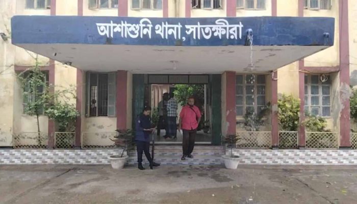 প্রেমিকের সঙ্গে বাজারে যাওয়ায় স্বামীর বকাঝকা, গৃহবধূর আত্মহত্যা
