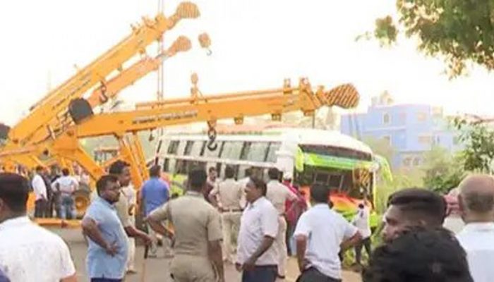 ভারতে বাস দুর্ঘটনায় ৭০ জনের বেশি বাংলাদেশি পর্যটক, নিহত ১, আহত ১৫