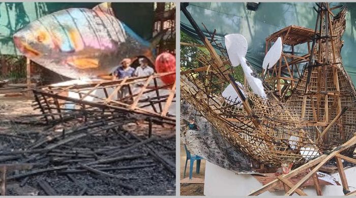 শোভাযাত্রার জন্য তৈরি ফ্যাসিস্টের মুখাকৃতি আগুনে পুড়ল