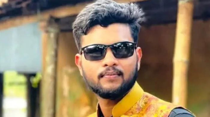 দুর্গাপুরে বন্ধুকে ছাত্রলীগ বলে পুলিশে দিয়ে হোটেলে হবু স্ত্রীকে ধর্ষণ