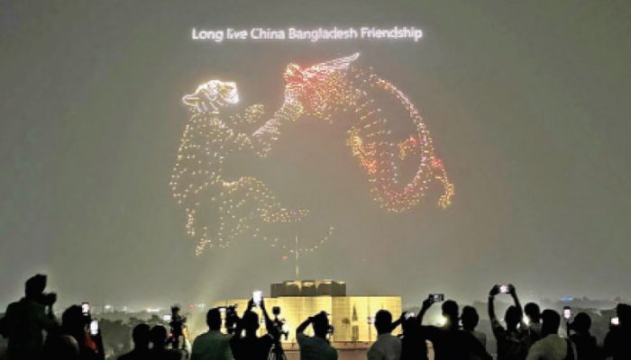 শিল্পচর্চার মাধ্যম যখন ড্রোন