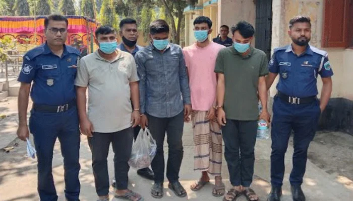 নওগাঁয় দলবদ্ধ ধর্ষণ: ইউএনওর গাড়িচালকসহ ৪ আটক