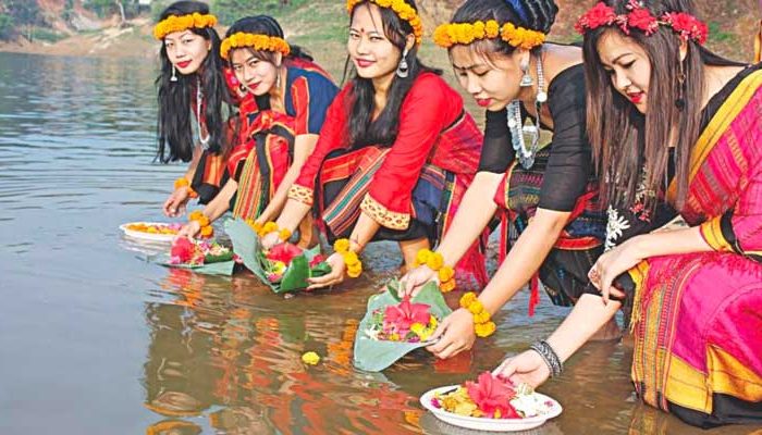 পার্বত্য চট্টগ্রামে সাঙ্গু নদীতে ফুল ভাসিয়ে বিজু উৎসব শুরু