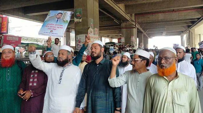 উপদেষ্টা আসিফ মাহমুদকে অবাঞ্ছিত ঘোষণা করলো ইশরাকপন্থীরা
