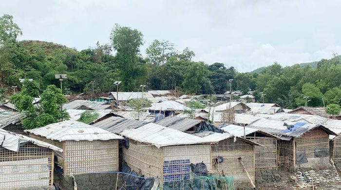 রোহিঙ্গা ক্যাম্পে দুই ডাকাত দলের গোলাগুলি
