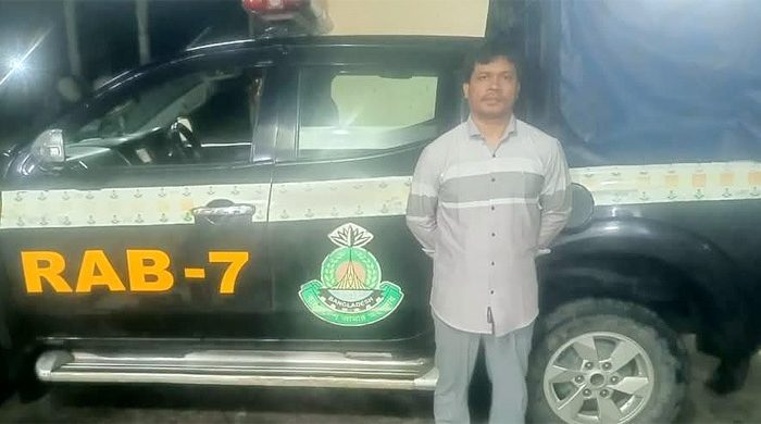 চট্টগ্রামে আওয়ামী লীগ নেতা গ্রেফতার