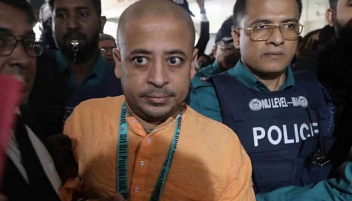 আরো ৪ মামলায় চিন্ময়কে গ্রেফতার দেখানোর আদেশ