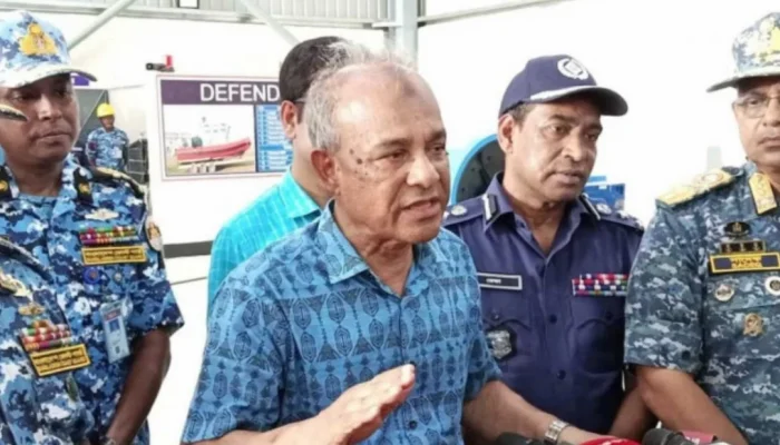 ‘বাংলাদেশিদের প্রোপার চ্যানেলে ফেরত পাঠান’: সীমান্ত নিয়ে স্বরাষ্ট্র উপদেষ্টা