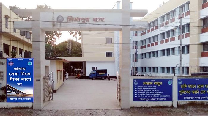স্ত্রীকে গলা কেটে হত্যার পর স্বামী পলাতক
