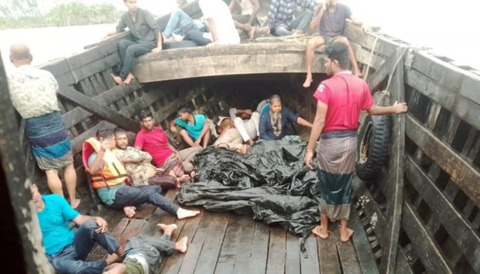 মেঘনায় ৩৯ যাত্রী নিয়ে ট্রলার ডুবির ঘটনায় একজনের লাশ উদ্ধার, নিখোঁজ ৮