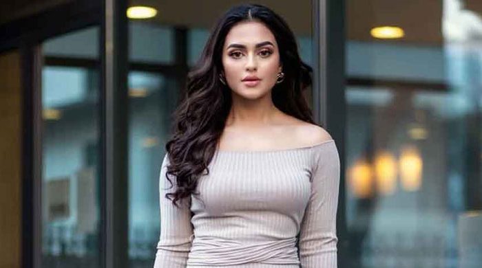 আপনাদের ভালোবাসা ও উদ্বেগ আমাকে সত্যিই ছুঁয়ে যাচ্ছে: নুসরাত ফারিয়া
