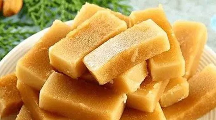 মিষ্টির নাম ছিলো মাইসোর পাক বদলে রাখা হলো মাইসোর শ্রী