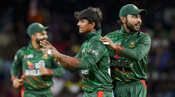 জাতীয় দলের প্রথম বহর পাকিস্তান পৌঁছেছে