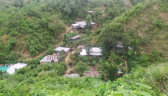 সতর্কতা জারি: পাহাড় ধসের শঙ্কা, নদীবন্দরে সংকেত!