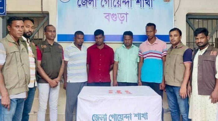 ইয়াবাসহ গ্রেফতার তিন পুলিশ ও আনসার সদস্য কারাগারে