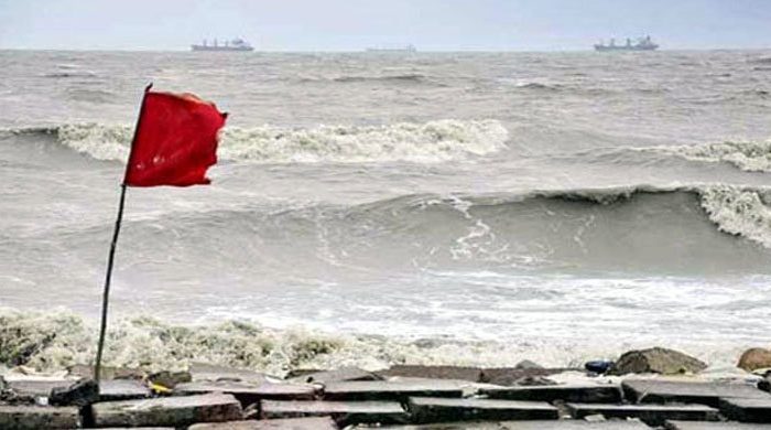 সমুদ্রবন্দরগুলোকে ৩ নম্বর সংকেত দেখাতে বললো আবহাওয়া অফিস
