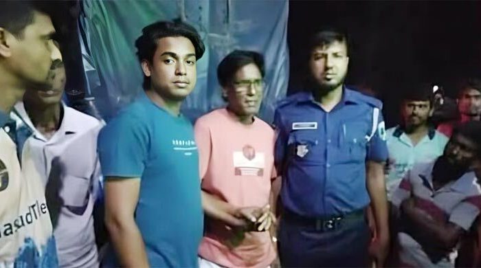 ধুনটে ছেলেকে পুলিশের হাতে তুলে দিলেন বিএনপি নেতা