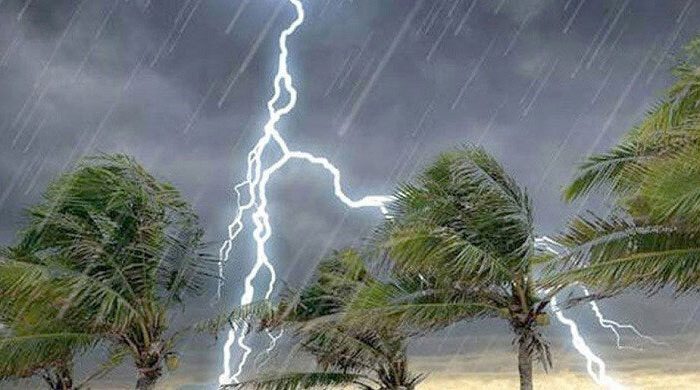 বজ্র ও বৃষ্টি নিয়ে