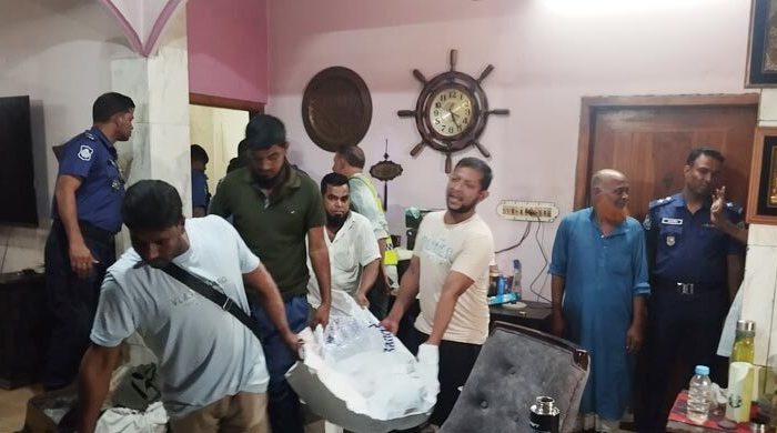 যশোরে মাকে পিটিয়ে হত্যা পালক ছেলের