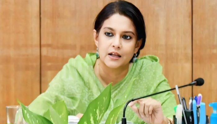 দেশের স্বার্থে তরুণদের কাজ করতে হবে: রিজওয়ানা