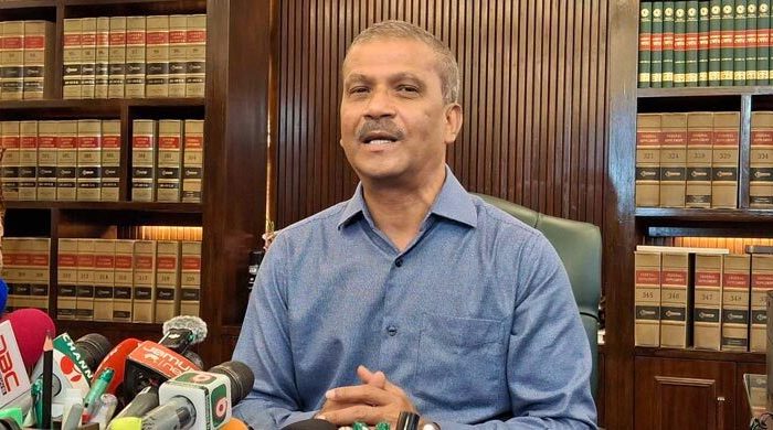 সরকারি চাকরি অধ্যাদেশ নিয়ে যা বললেন আইন উপদেষ্টা