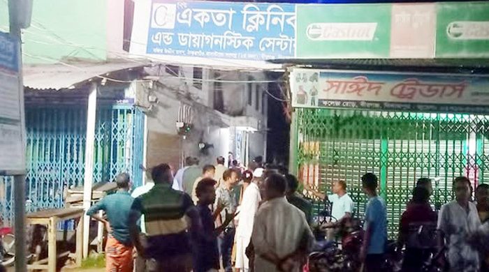 সিজারের পর প্রসূতির মৃত্যু ঘটনায় এলাকাবাসীর ক্লিনিক ঘেরাও