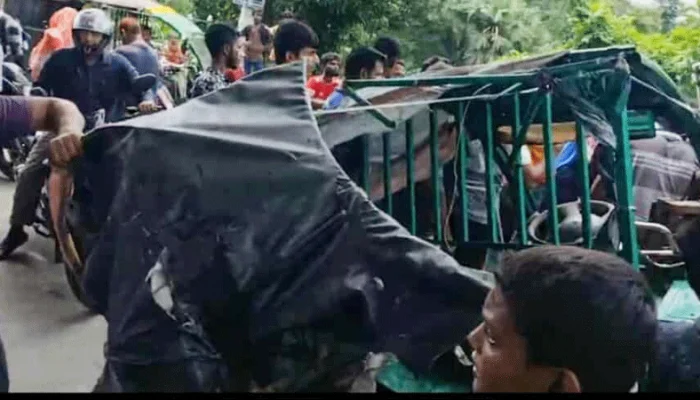 খুলনায় ট্রাকের ধাক্কায় প্রাণ গেল ইজিবাইকের ২ যাত্রীর