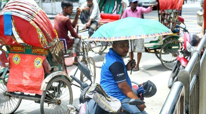 মৃদু তাপপ্রবাহ বইছে ২৫ জেলায়