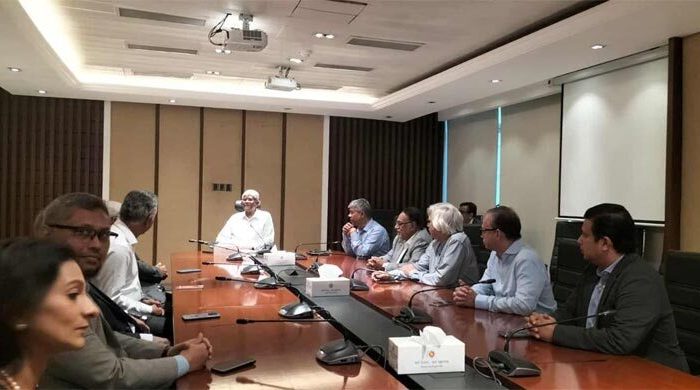 শীর্ষ ব্যবসায়ী নেতারা অর্থ উপদেষ্টার সঙ্গে বৈঠকে বসেছেন