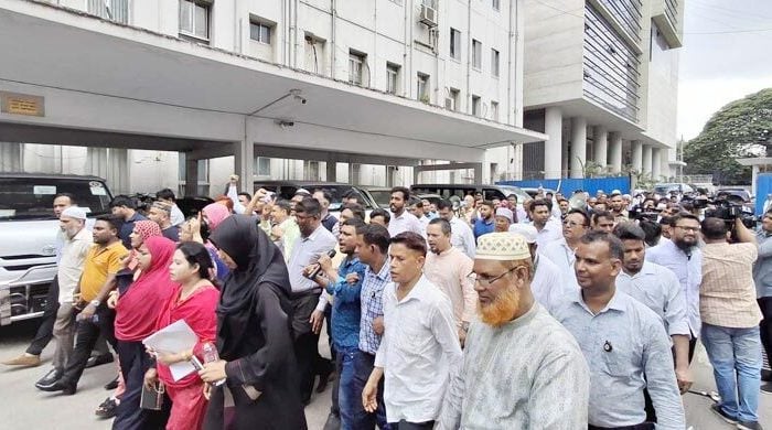 সচিবালয়ে ফের বিক্ষোভ করছেন কর্মচারীরা