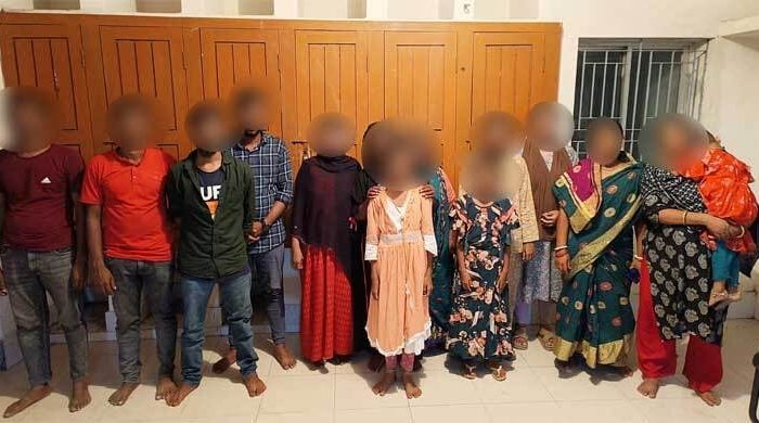 সাতক্ষীরা সীমান্তে ১৪ বাংলাদেশিকে হস্তান্তর করলো বিএসএফ