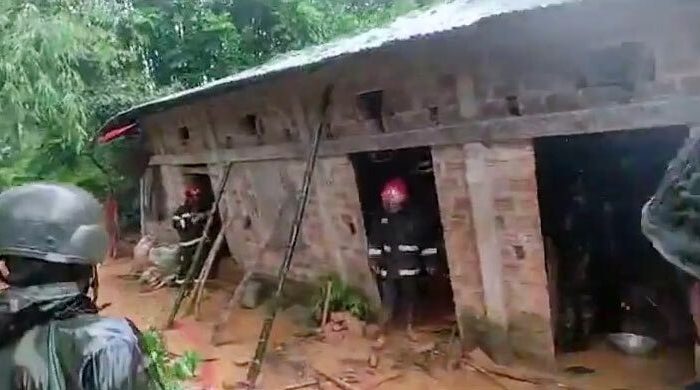 সিলেটে ঘরের ওপর টিলা ধসে এক পরিবারের চারজন নিহত
