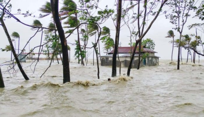 নিঝুমদ্বীপ পানিতে নিমজ্জিত