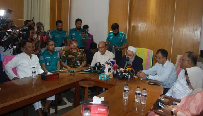 অযৌক্তিক আন্দোলন বন্ধ না হলে হস্তক্ষেপ করবে আইনশৃঙ্খলা বাহিনী-স্বাস্থ্য অধিদপ্তর
