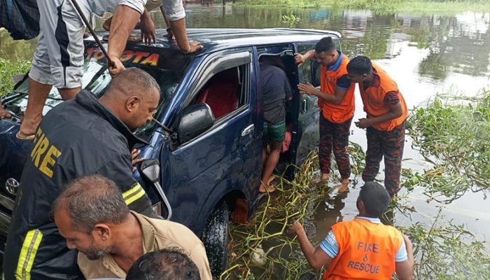 ওমানফেরত প্রবাসীকে আনতে