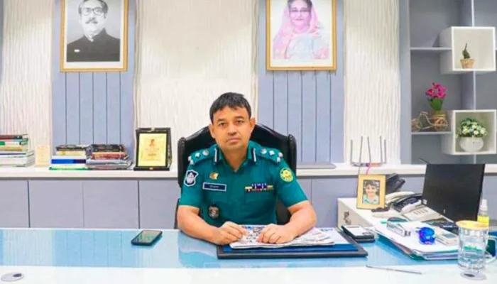সাবেক ডিবি প্রধান হারুন অর রশীদসহ ১৮ পুলিশ কর্মকর্তা সাময়িক বরখাস্ত