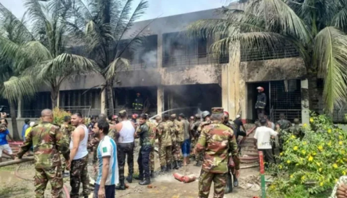 ৩৩ দিন পর মৃত্যুর কাছে হার মানল দগ্ধ শিক্ষার্থী তাসনিয়া