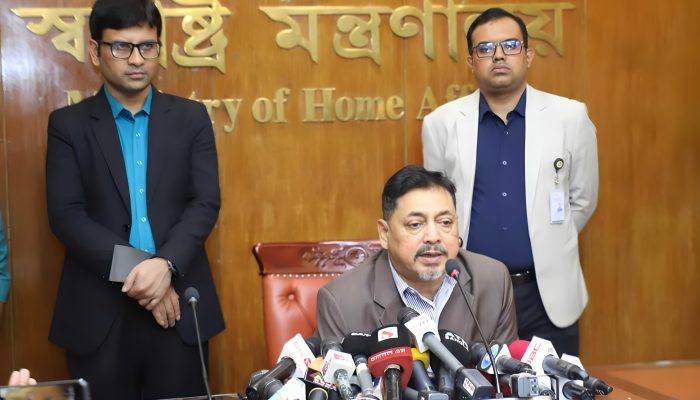 পাকিস্তান সফরে স্বরাষ্ট্র সচিব নাসিমুল গনি