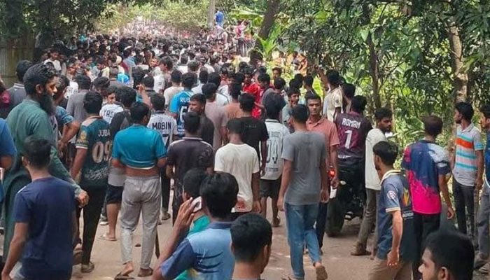 চবি শিক্ষার্থী-গ্রামবাসী সংঘর্ষে ১ হাজার ৯৫ জনের বিরুদ্ধে মামলা