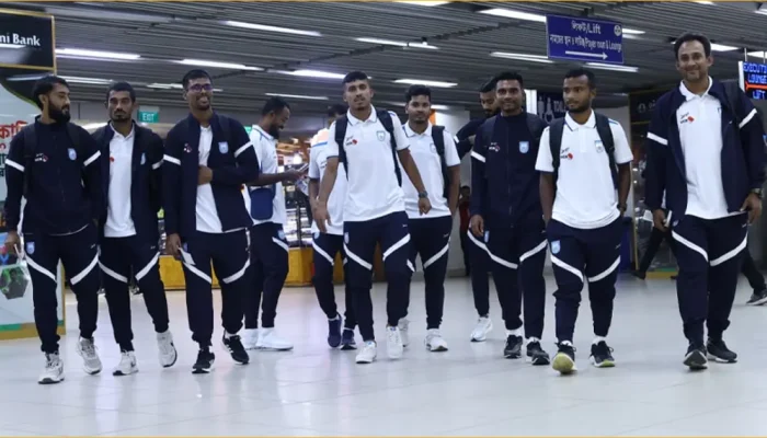 বিমানবাহিনীর বিশেষ বিমানে দেশে ফিরছে বাংলাদেশ জাতীয় ফুটবল দল