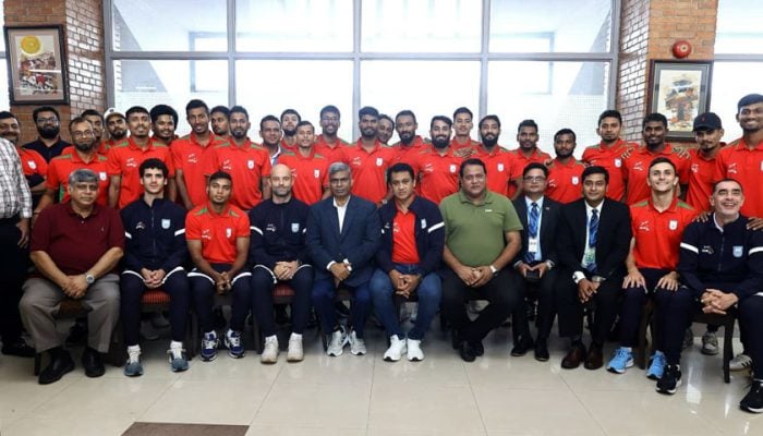 বিশেষ বিমানে দেশে ফিরছেন বাংলাদেশ জাতীয় ফুটবল দল