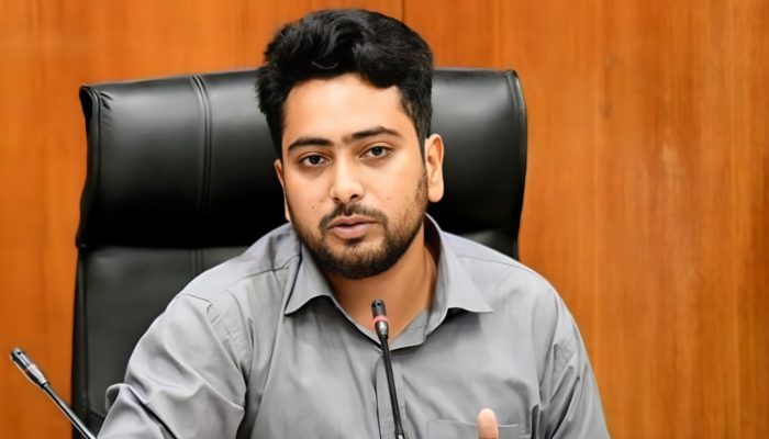 কয়েকজন উপদেষ্টা প্রতারণা করেছে: নাহিদ ইসলাম