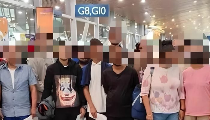 ৪৯ বাংলাদেশিকে ফেরত পাঠালো মালয়েশিয়া
