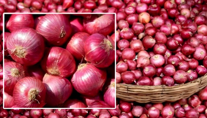 আবারও বাজারে বেড়েছে পেঁয়াজের আগুন