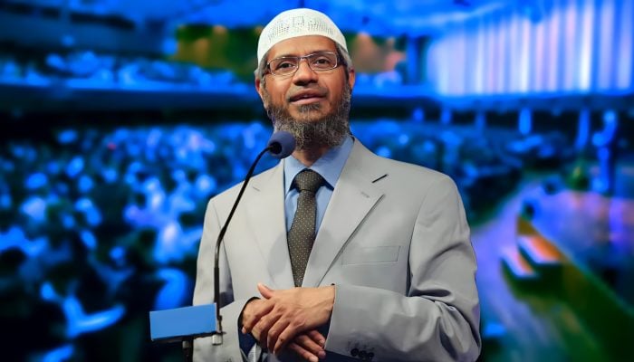 যে কারণে ঢাকায় আসতে পারছেন না জাকির নায়েক