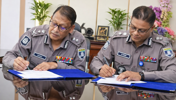 আইজিপির দায়িত্ব নিলেন আলী হোসেন, বিদায় নিলেন বাহারুল আলম