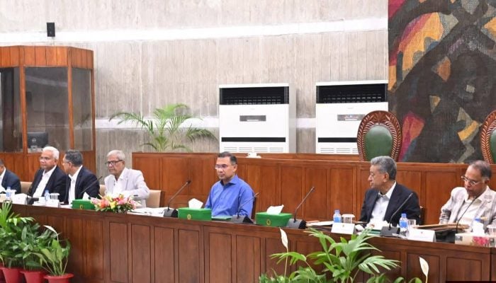 জ্বালানি সংকটে অফিস ৯টা-৪টা, দোকানপাট বন্ধ সন্ধ্যা ৬টার মধ্যে