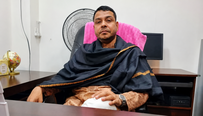 ১১ মামলার ওয়ারেন্ট নিয়েও ধরাছোঁয়ার বাইরে প্রতারক মুজিবুর
